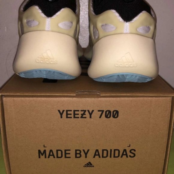 Yeezy 700 v3 beige main image 5